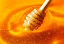 آیا عسل طبیعی شکرک می‌زند