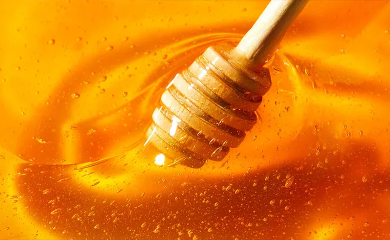 آیا عسل طبیعی شکرک می‌زند